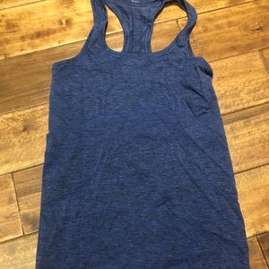 Lululemon Swiftly racerback size 6